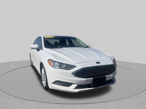 Used 2018 Ford Fusion SE FWD image 9