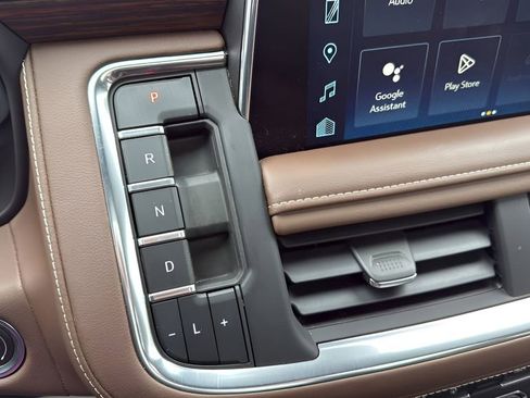 Used 2023 Chevrolet Tahoe High Country w/ LPO, Illumination Package AWD/4WD image 38