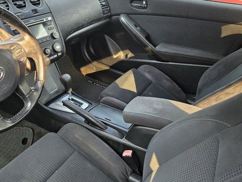 Used 2010 Nissan Altima 3.5 SR w/ Premium Pkg image 6