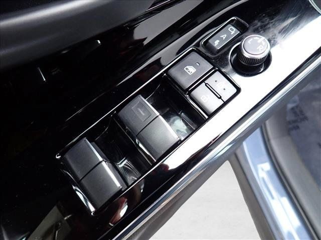 Used 2023 Subaru Solterra AWD image 20