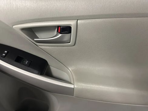 Used 2012 Toyota Prius Three FWD image 17