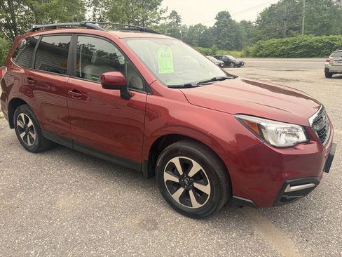 Used 2017 Subaru Forester 2.5i Premium w/ All-Weather Package AWD/4WD image 12