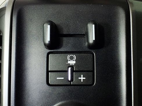 Used 2018 Chevrolet Silverado 2500 LTZ w/ Duramax Plus Package image 22