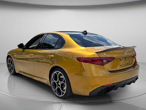 Used 2023 Alfa Romeo Giulia Veloce RWD image 8