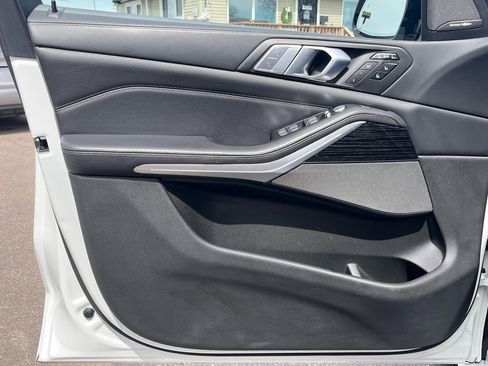 Used 2020 BMW X7 M50i image 29