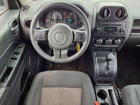 Used 2014 Jeep Patriot Latitude image 4