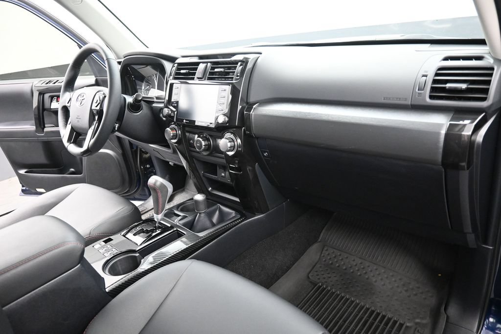 Used 2022 Toyota 4Runner TRD Off-Road Premium AWD/4WD image 26