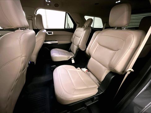 Certified 2022 Ford Explorer XLT w/ Equipment Group 202A image 25