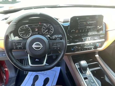 Used 2022 Nissan Pathfinder Platinum w/ Cargo Package AWD/4WD image 15
