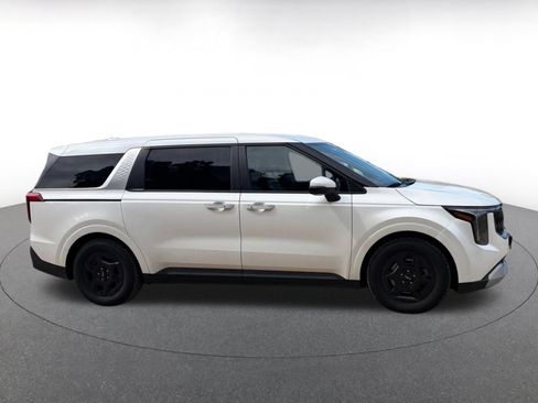 Used 2026 Kia Carnival FWD image 18