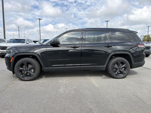 Used 2021 Jeep Grand Cherokee L Laredo AWD/4WD image 2