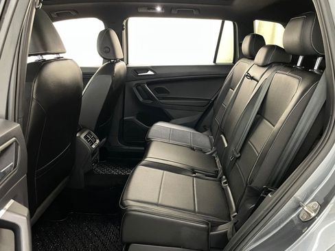 Used 2021 Volkswagen Tiguan SE R-Line image 11