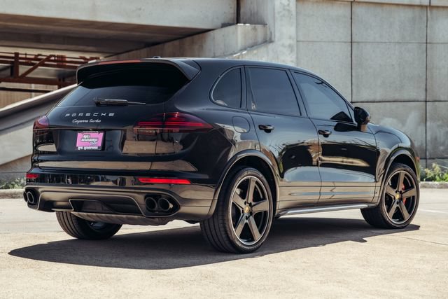 Used 2016 Porsche Cayenne Turbo AWD/4WD image 3