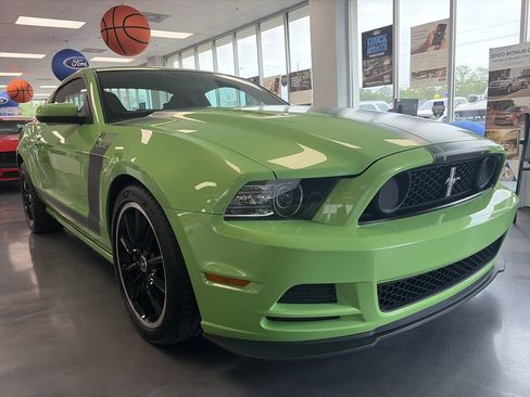 Used 2013 Ford Mustang Boss 302 RWD image 9
