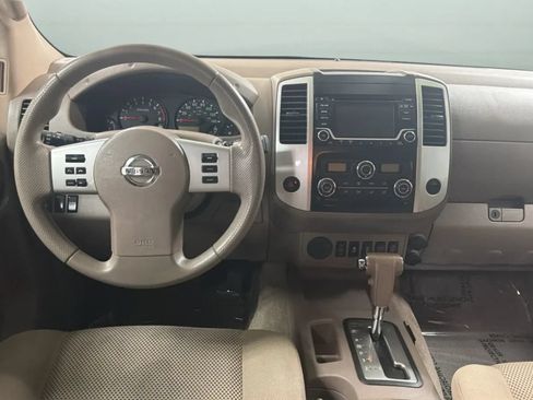 Used 2016 Nissan Frontier SV RWD image 10