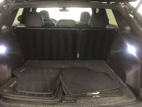 Used 2024 Volkswagen Atlas Cross Sport SE w/ Panoramic Sunroof Package FWD image 13