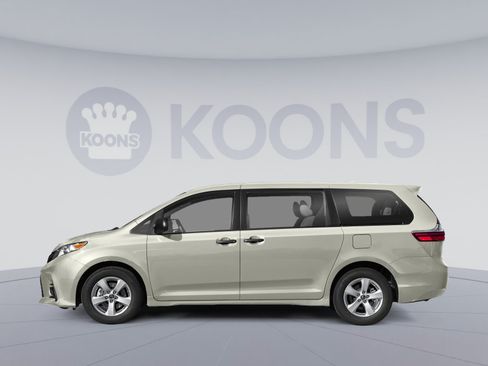 Used 2020 Toyota Sienna XLE AWD/4WD image 4