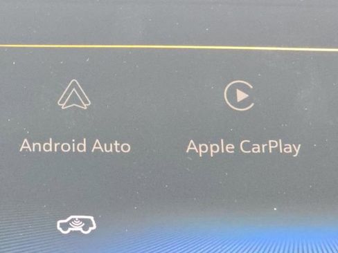 Certified 2025 Chevrolet Trax LT w/ Driver Confidence Package image 4