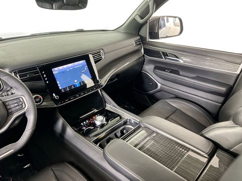 Used 2022 Jeep Wagoneer Series II image 23