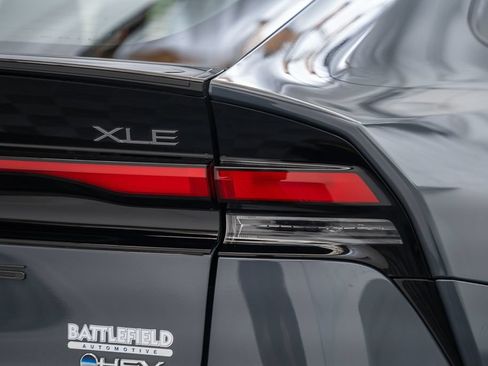 Certified 2023 Toyota Prius XLE FWD image 8