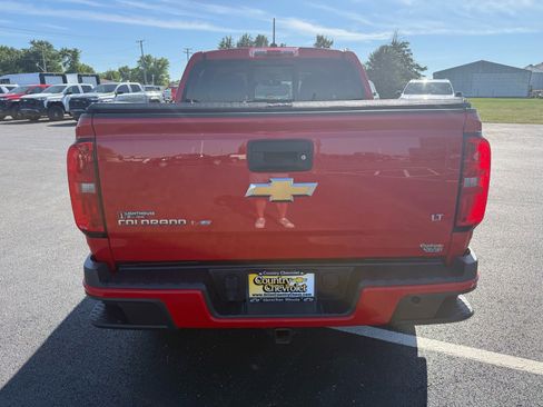 Used 2018 Chevrolet Colorado LT w/ LT Convenience Package RWD image 4