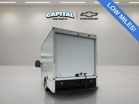 Used 2024 Ford E-350 and Econoline 350 Super Duty w/ Driver's Safety Package image 4