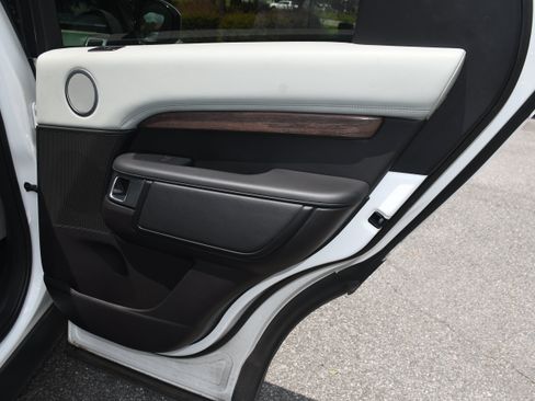 Used 2019 Land Rover Discovery HSE Luxury AWD/4WD image 25