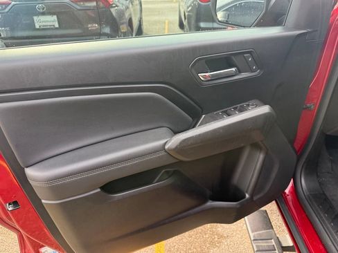 Used 2023 Chevrolet Colorado LT RWD image 8