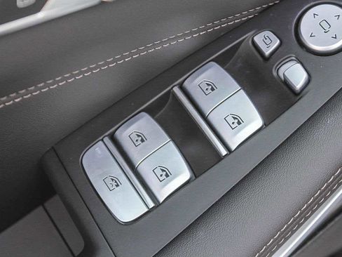 Used 2025 BMW X7 xDrive40i w/ M Sport Package image 20