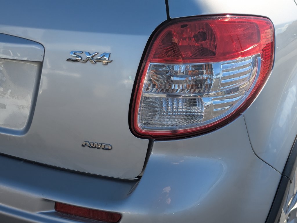 Used 2012 Suzuki SX4 AWD Hatchback image 5