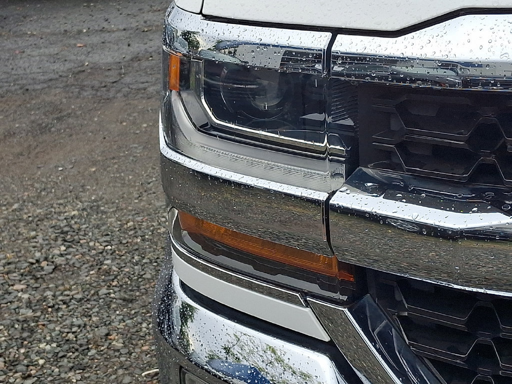Used 2018 Chevrolet Silverado 1500 LT w/ All Star Edition AWD/4WD image 35