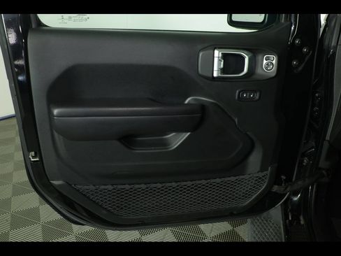 Used 2018 Jeep Wrangler Unlimited Sport S AWD/4WD image 20