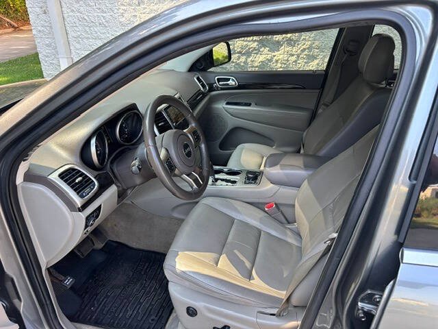 Used 2013 Jeep Grand Cherokee Laredo AWD/4WD image 8