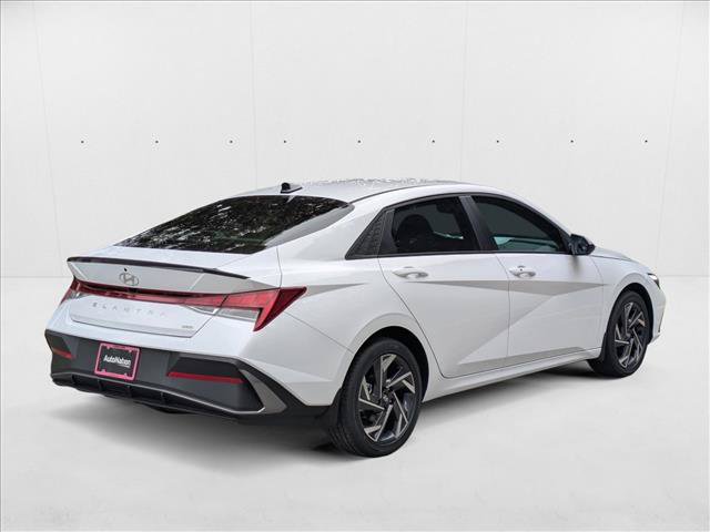 New 2025 Hyundai Elantra SEL FWD image 2