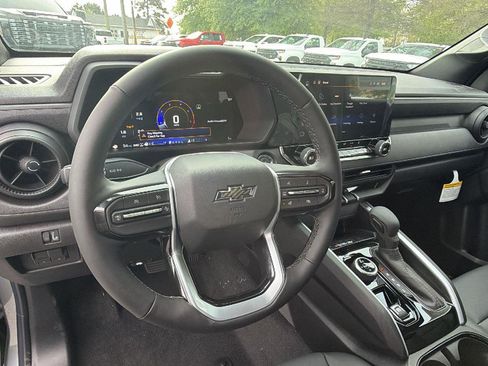 Used 2026 Chevrolet Colorado Trail Boss AWD/4WD image 17