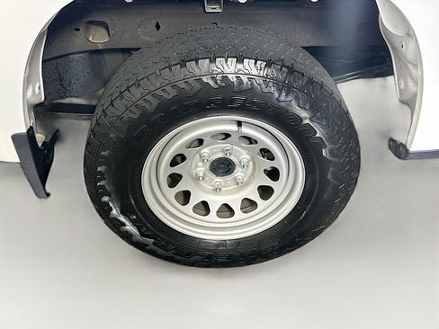 Used 2024 Chevrolet Silverado 1500 W/T w/ Trailering Package image 11