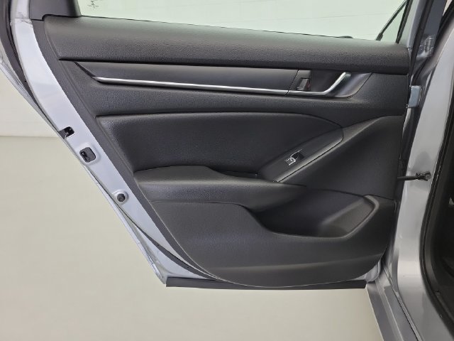 Used 2019 Honda Accord LX image 13