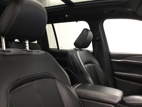 Used 2024 Jeep Grand Cherokee Limited w/ Luxury Tech Group II AWD/4WD image 25