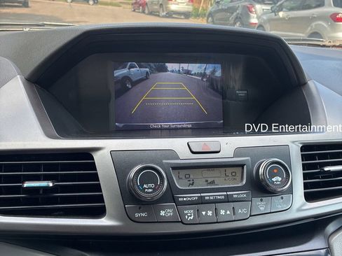 Used 2016 Honda Odyssey SE image 5