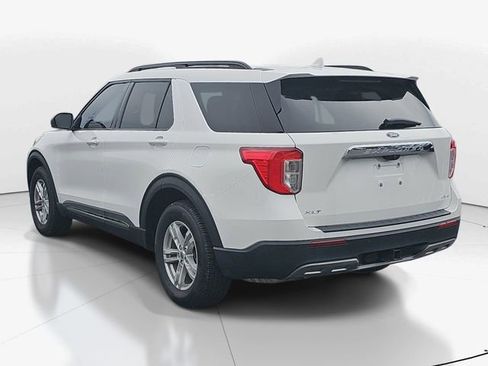 Used 2022 Ford Explorer XLT w/ Equipment Group 202A image 5