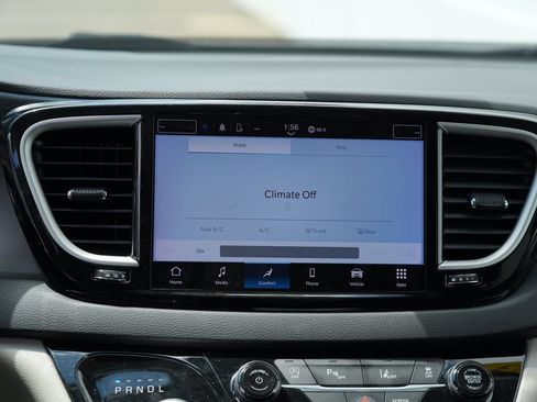Used 2023 Chrysler Pacifica Touring-L FWD image 21