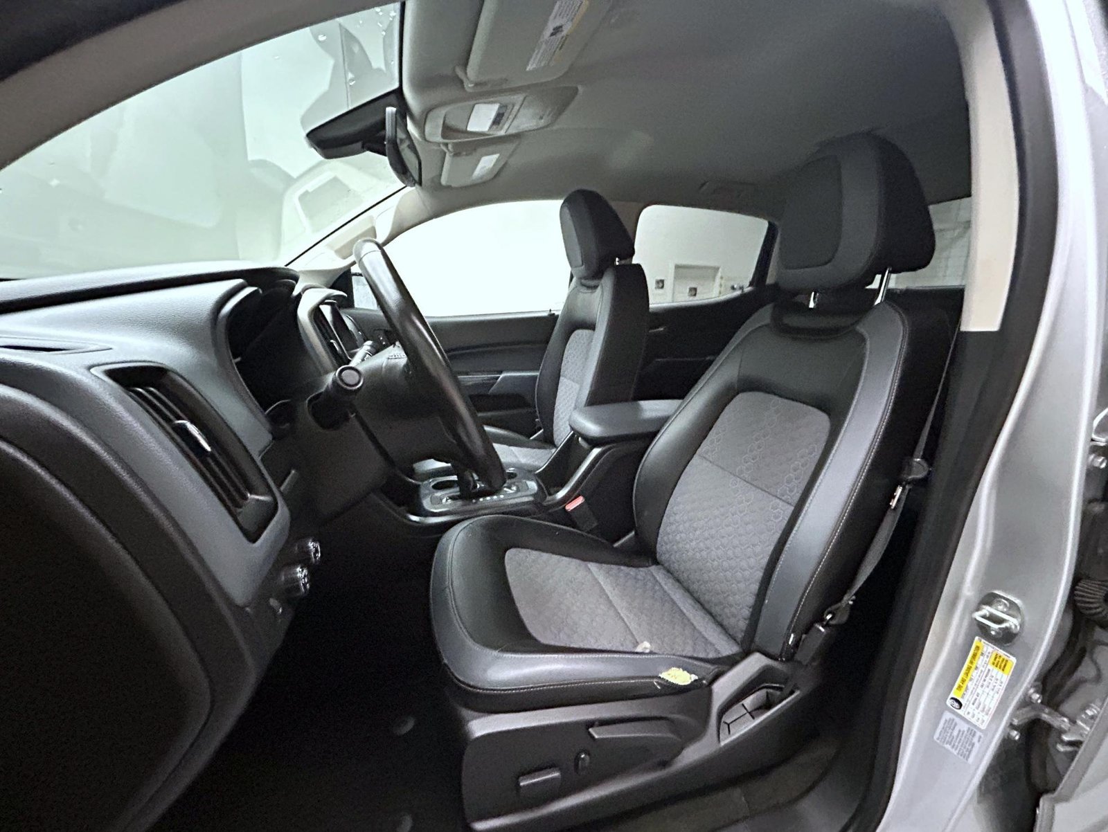 Used 2015 Chevrolet Colorado Z71 AWD/4WD image 10
