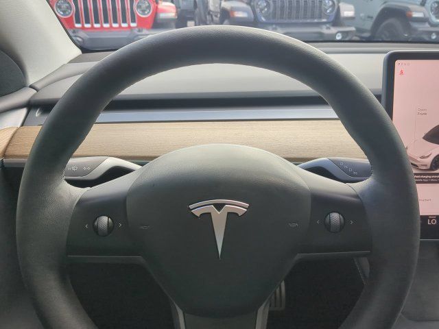 Used 2023 Tesla Model Y Performance AWD/4WD image 31