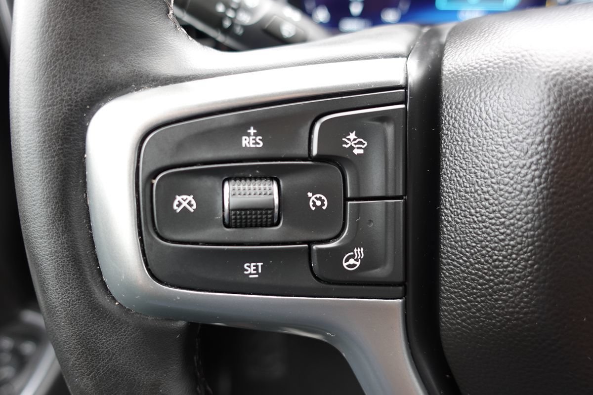 Used 2023 Chevrolet Silverado 1500 LT AWD/4WD image 45