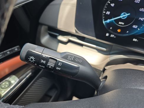 Certified 2024 Kia Carnival SX FWD image 23