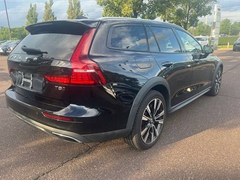 Used 2021 Volvo V60 T5 Cross Country w/ Climate Package AWD/4WD image 3
