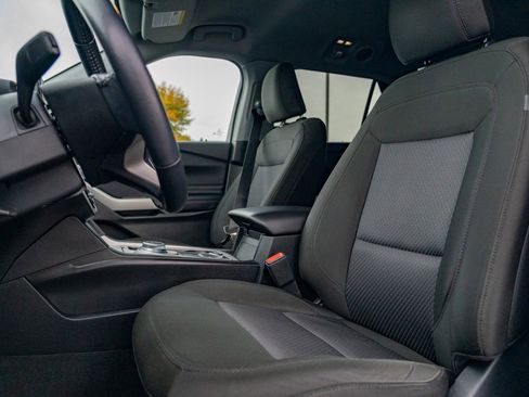 Used 2022 Ford Explorer XLT image 25