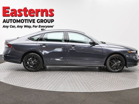 Used 2025 Honda Accord SE image 4