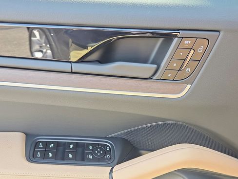 New 2026 Porsche Cayenne image 7