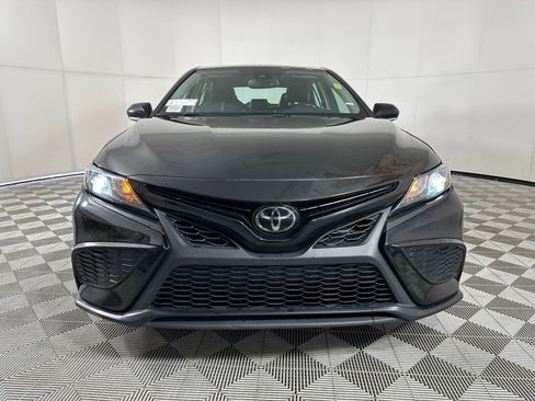 Used 2024 Toyota Camry SE image 5
